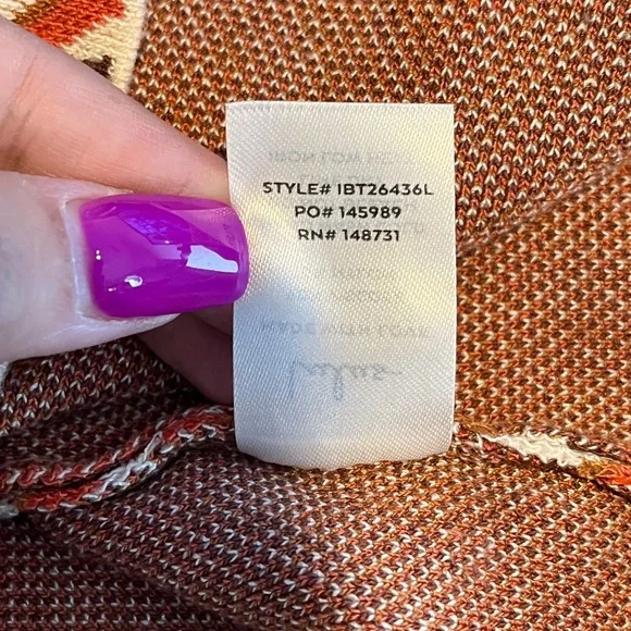 Lulu's Promising Style Taupe Multi Geo Print Cutout Sweater Top Large - Picture 13 of 14